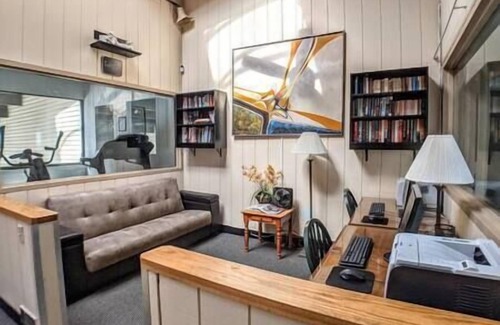 Weirs Beach Apartment | Newly Remodeled Cedar Lodge Room w/Lake Views!