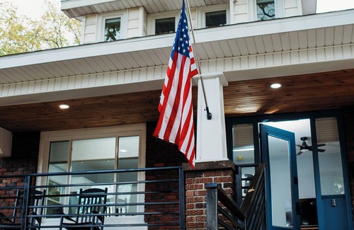 Big Rapids House | Newly Remodeled Charming 3-bedroom Duplex w/WiFi, AC in the Heart of Big Rapids