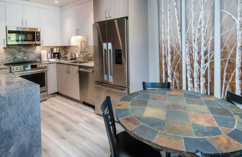 Vail Condo | Newly remodeled condo just steps from the gondola, hot tub, sleeps 4!