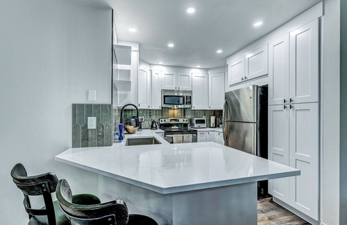 Northwest Bellevue Condo | Newly Remodeled Condo - Quiet & Cozy with a Great Downtown Bellevue Location!