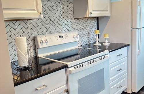 Overland Park House | Newly remodeled Duplex for 6 with parking spot!