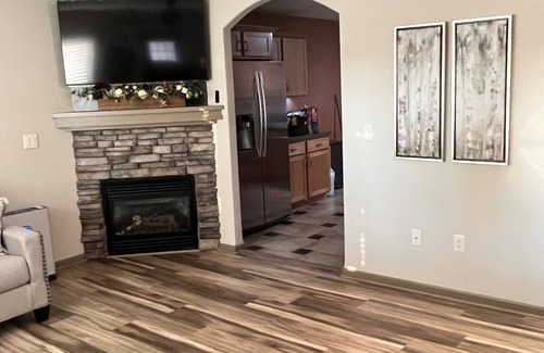Hutchinson House | Newly remodeled duplex Unit B, centrally located duplex, perfect for you!