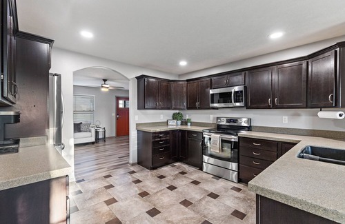 Hutchinson House | Newly remodeled duplex, centrally located, perfect for you!