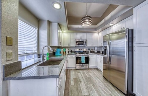 Green Valley North House | Newly Remodeled Home - 10 mins to Vegas Strip!