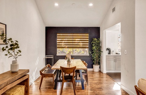 Las Vegas House | Newly Remodeled Home With King Size Bedroom - 3 Miles From The Strip