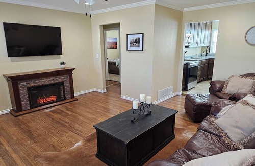 Amarillo House | Newly remodeled house conveniently located.