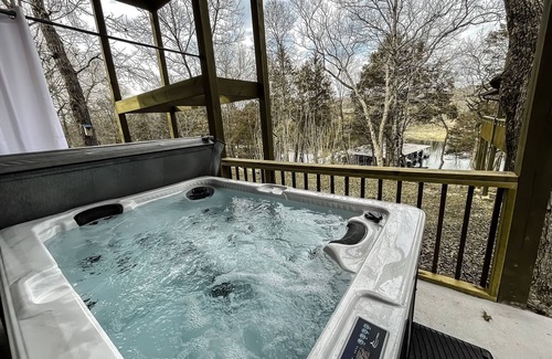 Golden House | Newly remodeled Lake Front Cabin Hot Tub Arcade 2 Fire pit areas TRIPLE Decks