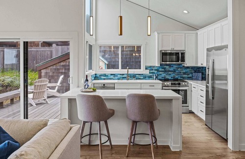 Castroville House | Newly remodeled luxury 2BR 2BA
