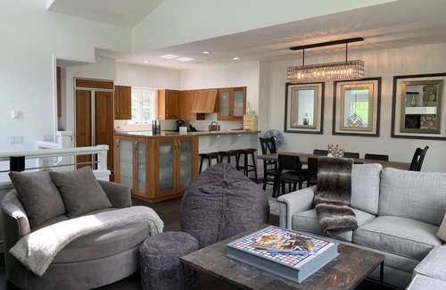 Beaver Creek House | NEWLY remodeled Modern Mountain Retreat in The Meadows