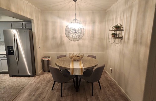 North Scottsdale Condo | Newly remodeled resort setting condo.