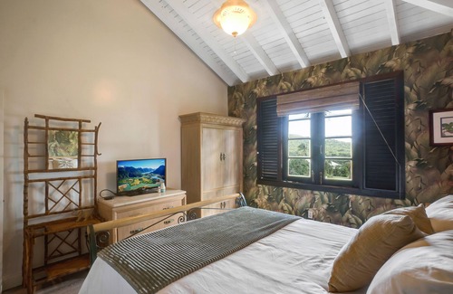 Estate River Condo | Newly Remodeled Starfish and Turtles Townhouse
