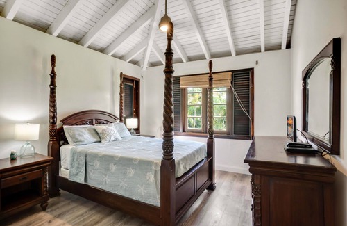 Estate River Condo | Newly Remodeled Starfish and Turtles Townhouse