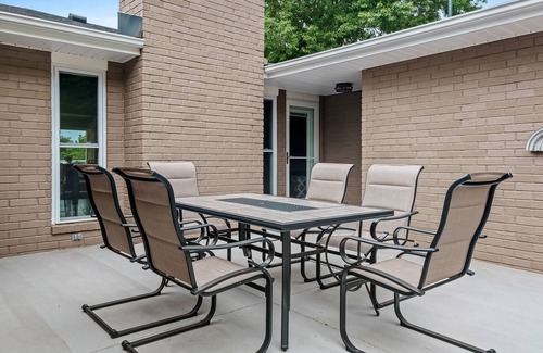 Prairie Creek House | Newly remodeled secluded home near downtown with Ping-Pong table, patio, W/D, AC