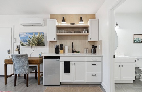 Cox Heights Apartment | Newly Remodeled Studio | Minutes from Old Town