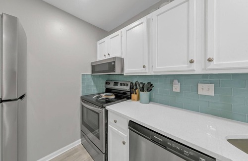 Holiday Isle Condo | Newly Remodeled Studio in Sandpiper Cove, now with Free Beach Service and Pet Friendly
