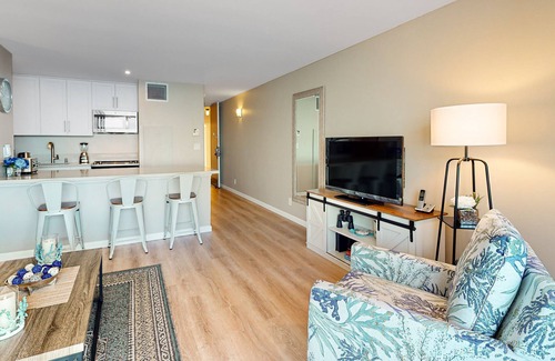 Kihei House | Newly remodeled Sugar Beach Resort condo w/shared pool & hot tub