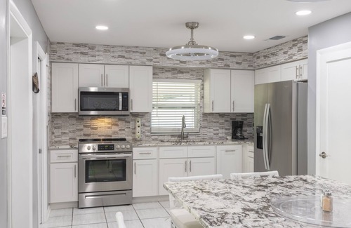 Tampa House | Newly remodeled! Super Clean, Great location, Family Size, 7 mins Raymond James