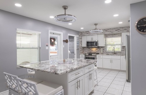 Tampa House | Newly remodeled! Super Clean, Great location, Family Size, 7 mins Raymond James