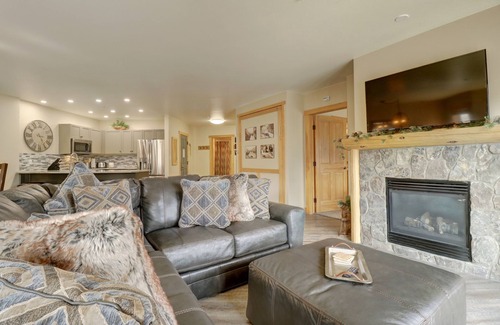 East Village at Copper Condo | Newly Remodeled, Open Layout, with Incredible Views, hot available! CS302