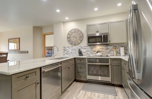 East Village at Copper Condo | Newly Remodeled, Open Layout, with Incredible Views, hot available! CS302