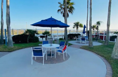 Corpus Christi Condo | Newly remodeled beach condo walking distance to the beach (pet friendly)