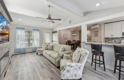 Wildwood Crest Apartment | Newly remodeled Crocus by the Sea Side Cottage close to everything & first floor