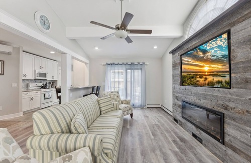 Wildwood Crest Apartment | Newly remodeled Crocus by the Sea Side Cottage close to everything & first floor