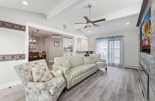 Wildwood Crest Apartment | Newly remodeled Crocus by the Sea Side Cottage close to everything & first floor