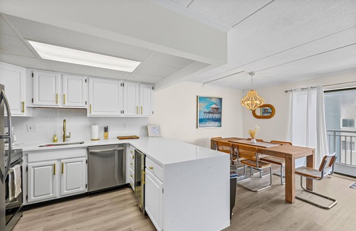 Midtown Ocean City Condo | Newly remodeled with ocean views! Steps to the beach in the heart of midtown OC!