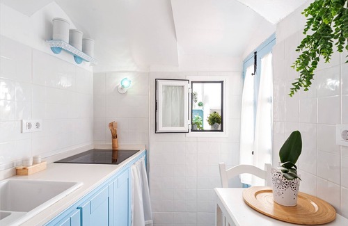 San Ambrosio House | Newly Renovated Child-friendly Apartment with Patio and TV