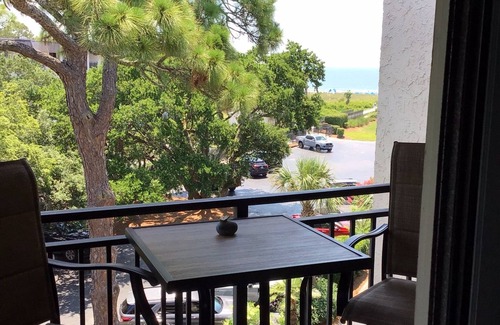 Hilton Head Condo | NEWLY RENOVATED 2 BEDROOM GEM!nNo children under 8 yrs of age