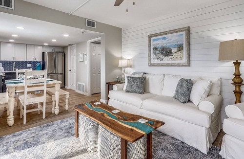Panama City Beach Condo | 🏖️Newly RENOVATED from top to bottom ~ book now and SAVE!!🏖️
