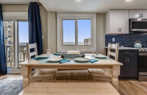 Panama City Beach Condo | 🏖️Newly RENOVATED from top to bottom ~ book now and SAVE!!🏖️