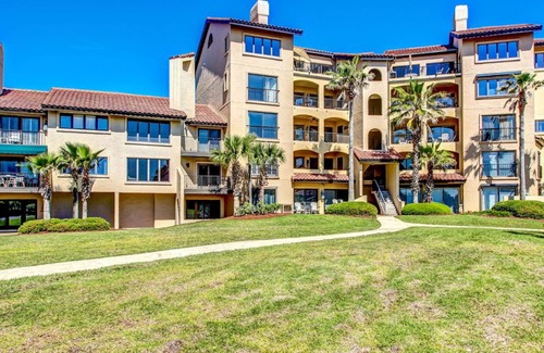 Fernandina Beach Villa | Newly Renovated Spacious Villa w/Ocean views, Pool & Beach access