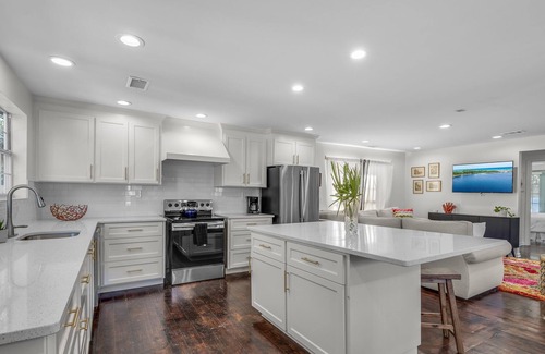 Seagrove Beach House | Newly renovated 30A 2-Story Beach Cottage with backyard!