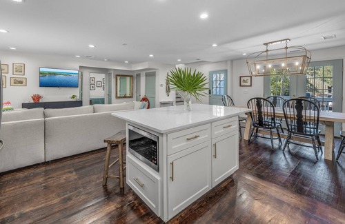 Seagrove Beach House | Newly renovated 30A 2-Story Beach Cottage with backyard!