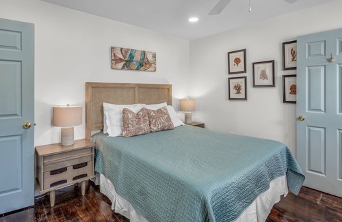 Seagrove Beach House | Newly renovated 30A 2-Story Beach Cottage with backyard!