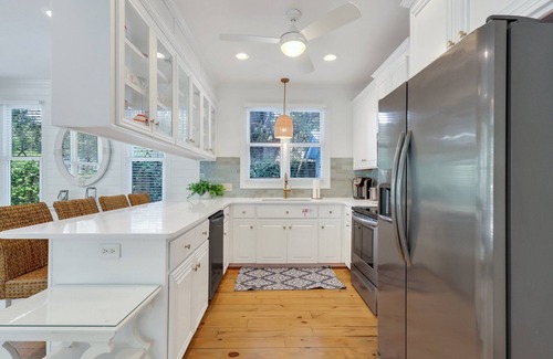 Saint Simons Island House | NEWLY RENOVATED! Immaculate Beach Cottage, Walk to Beaches, Restaurants, Shopping!