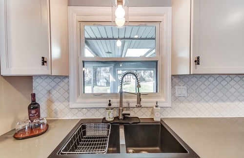 Bowling Green House | Newly Renovated, 1 block from BGSU, spacious and comfortable