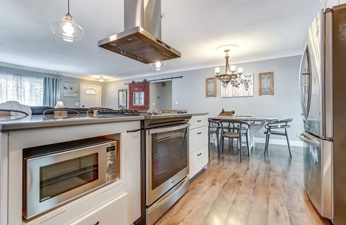 Bowling Green House | Newly Renovated, 1 block from BGSU, spacious and comfortable