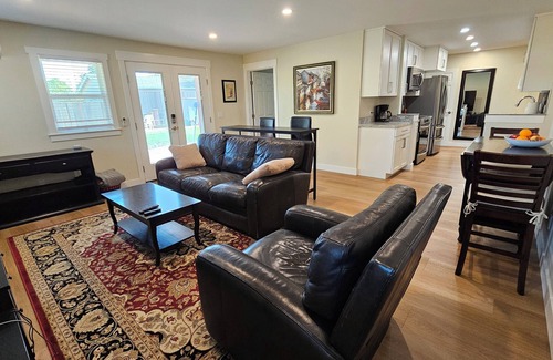 Santa Clara Apartment | Newly renovated 2-bedroom home with AC in quiet neighborhood Santa Clara