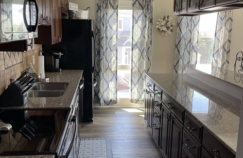 Smith Mountain Lake Condo | Newly Renovated 2 bedroom with loft 1.5 bathrooms, beautiful views, pool, condo