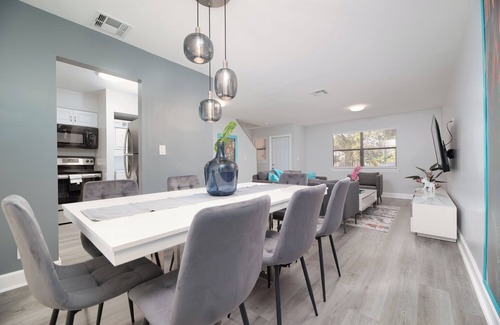 Sunrise Apartment | Newly Renovated 2-bedroom apartment By Sawgrass
