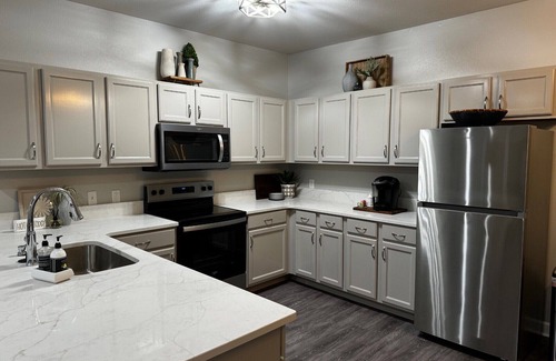 Oxford Condo | Newly renovated 2 bedroom 2 bathroom condo in Oxford with WiFi