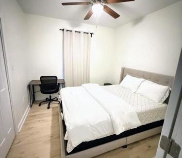 Durham House | Newly Renovated 2 Bedroom - A Seasoned Superhost