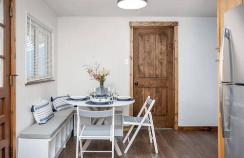 Buckeye Lake Cottage | Newly renovated 2-bedroom cottage by the lake
