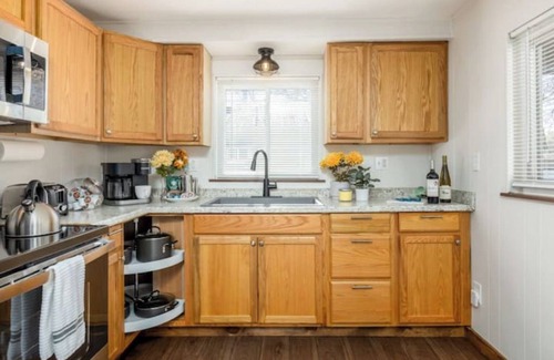 Buckeye Lake Cottage | Newly renovated 2-bedroom cottage by the lake