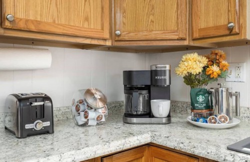 Buckeye Lake Cottage | Newly renovated 2-bedroom cottage by the lake