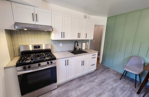 Roselawn Finance Apartment | Newly Renovated 2BR Apartment - Short Walk to Hospital and Business District