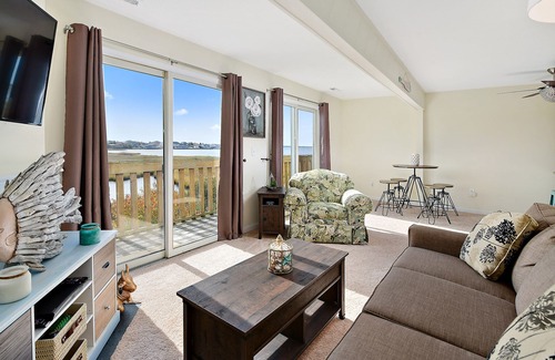North Ocean City Condo | Newly Renovated 2BR 1.5BA Unit- Plenty of Amazing Bay Views from this Unit.